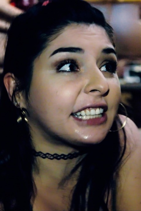 Кира Крофт и Сильвия Сайдж подвергаются жесткому сексу со стороны полицейского во время вызова 4