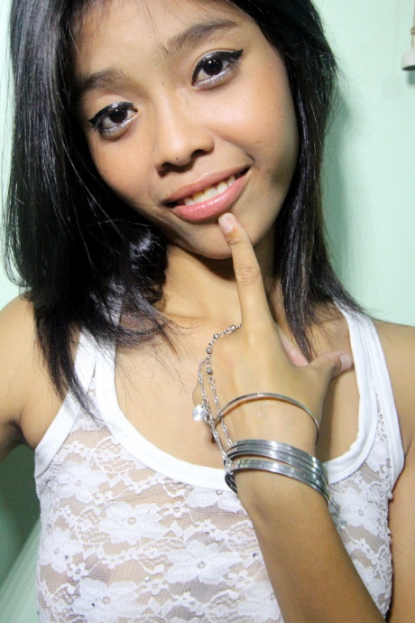 Азиатский подросток занимается сексом с иностранцем с точки зрения POV 2