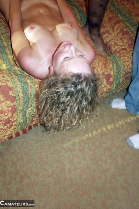 Любительница Джинджер Кликсен занимается жестким сексом с черными мужчинами 9