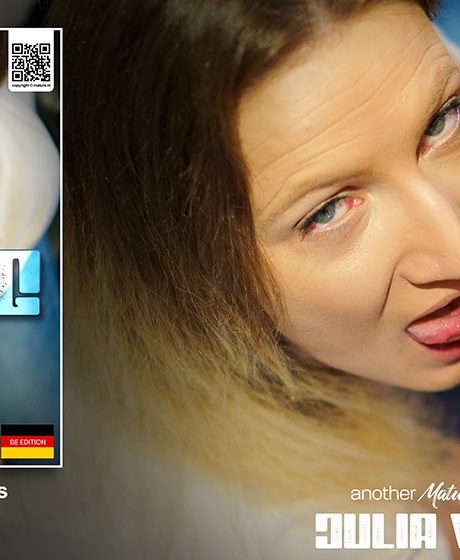 Пожилая толстушка Джулия Винтер надевает джинсовые джинсы перед сексом от первого лица 11