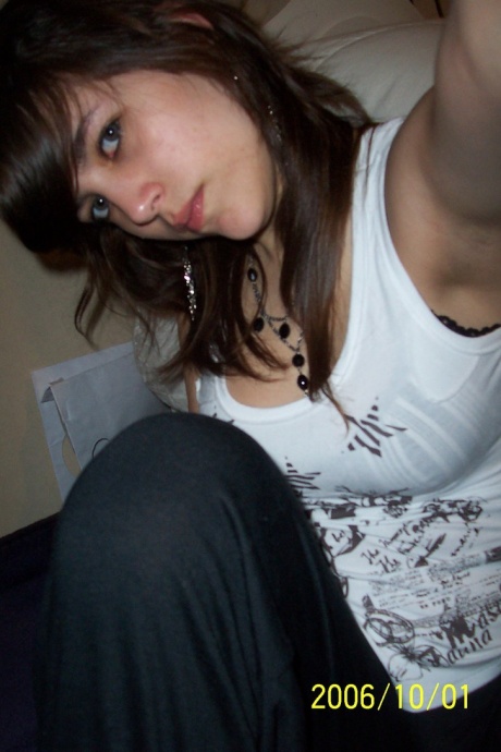 Некоторое время назад моя бывшая девушка сделала эти селфи со своими большими сиськами 6