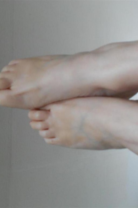 Рыжеволосая Вальгазмик постарше обнажила свои сиськи и пизду, делая селфи 15