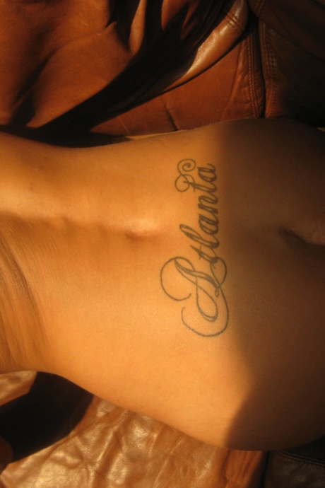 Милфа-брюнетка Бейли Брукс и ее бывший парень снимают домашнее секс-видео 12