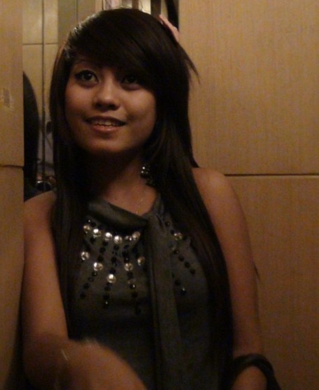 Симпатичная филиппинка Зел набрала полный рот спермы после того, как ублажила секс-туриста 7