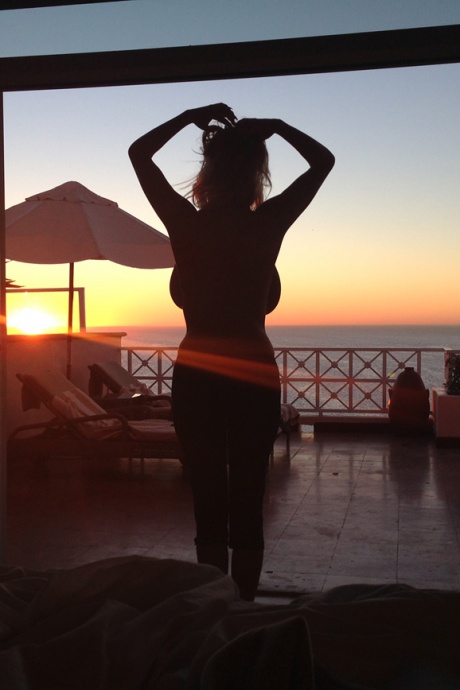 Знаменитая пара порнозвезд Келли Мэдисон и Райан Мэдисон отправляются в отпуск 16