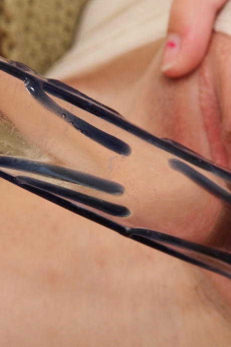 Симпатичная брюнетка Эмили Грей мастурбирует дилдо крупным планом в белых колготках 15