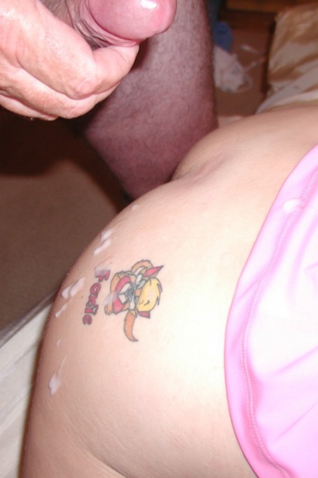 Брюнетка-любительница Фокси леди занимается сексом сразу с двумя мужчинами в черных сапогах 15