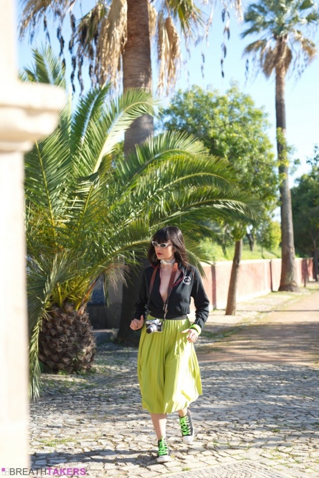 Различные горячие девушки сами моделируют себя во время безопасных для работы съемок 6