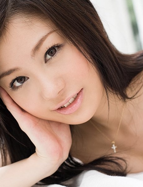 Японская студентка Таками Хоу демонстрирует свои трусики, прежде чем предстать обнаженной в стиле SFW 14