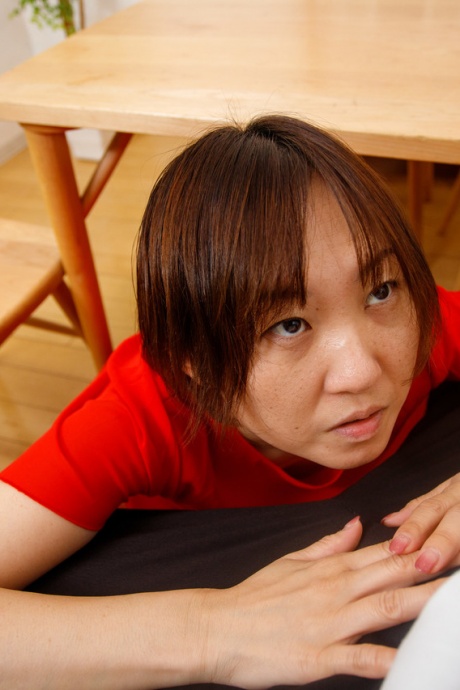 Японская леди Юки Козакура изменяет своему мужу с ближайшим соседом 3