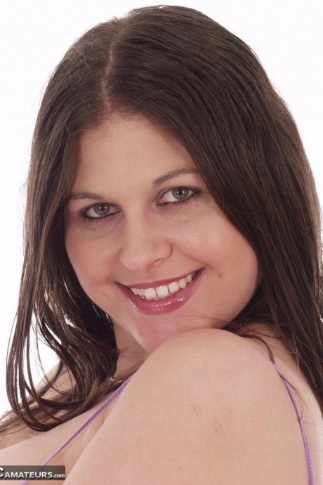 Горячая толстушка Дениз Дэвис обнажает массивные большие соски, облизывая отвисшие сиськи 7