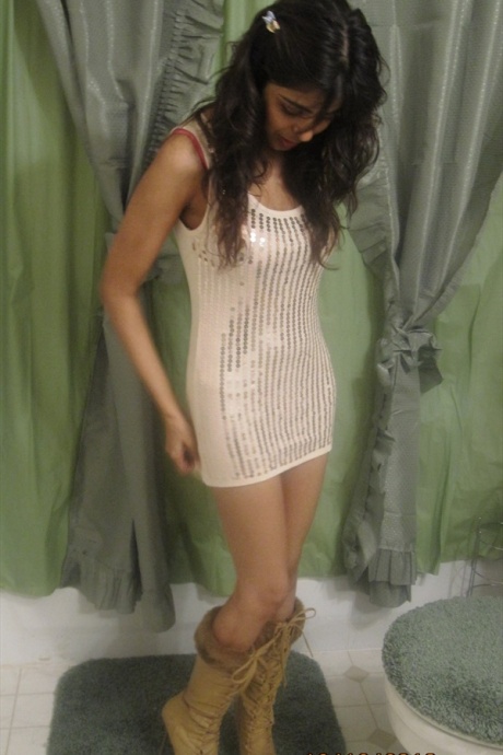 Индийские женские сказки никаких селфи в обнаженном виде в зеркале ванной 9