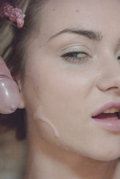 Развратный семейный секс сводного брата с Умой Секс и Викторией Щенок обмениваются спермой 15