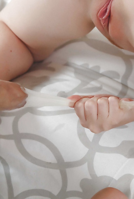 Домохозяйка Кассондра Рейн с завязанными глазами откидывается на кровать для траха лицом 2