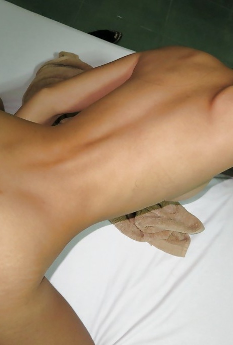 Грудастая тайская проститутка принимает жесткий трах киски от первого лица от большого члена 8