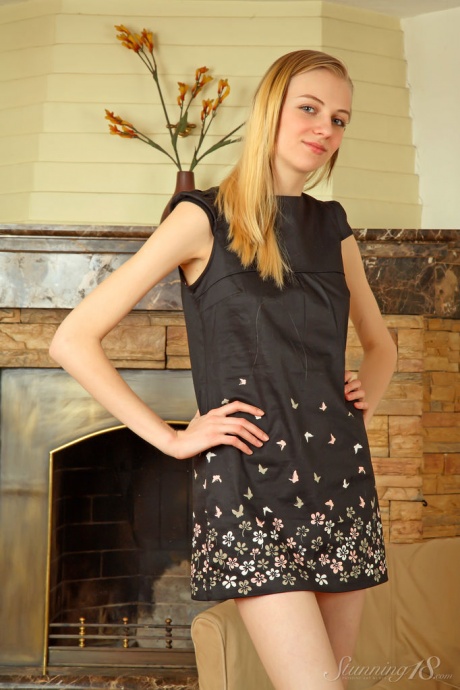 Длинноногая 18-летняя Джозефина Кей сняла платье, чтобы позировать полностью обнаженной 5