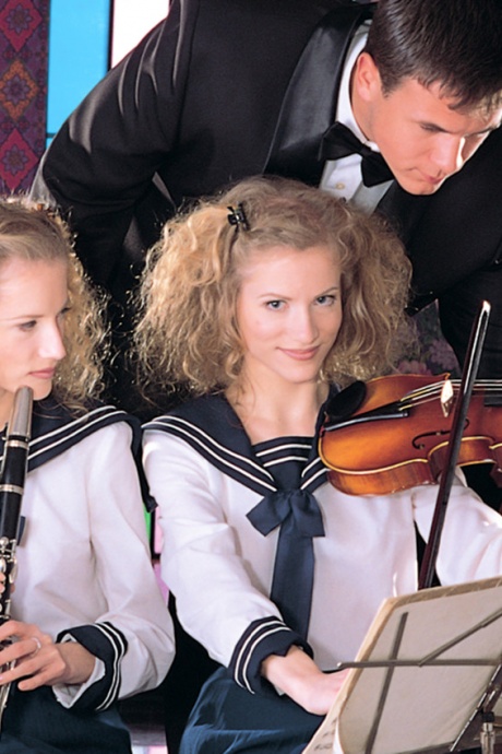 Подростки-близнецы Джудит и Жужа ждут эякуляции с открытым ртом после 3-х занятий с учителем 2