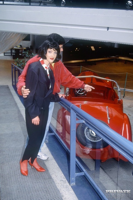 Порнозвезды эпохи семидесятых получают сперму в рот после анала во время группового секса 3