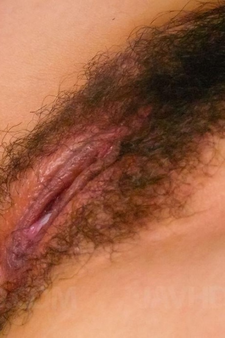 Азиатка Юрия Кано очень хочет член ртом и волосатую пизду